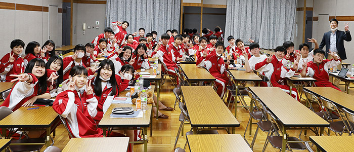 宿泊研修ですぐに友達！新入生インタビュー