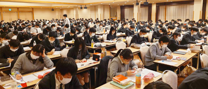 大学合格実績が過去最高！卒業生に聞いた大学合格までの日々