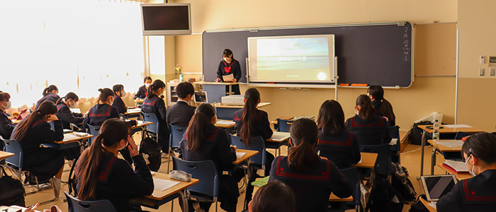 中学3年間の総合的な学習の集大成となる卒業発表